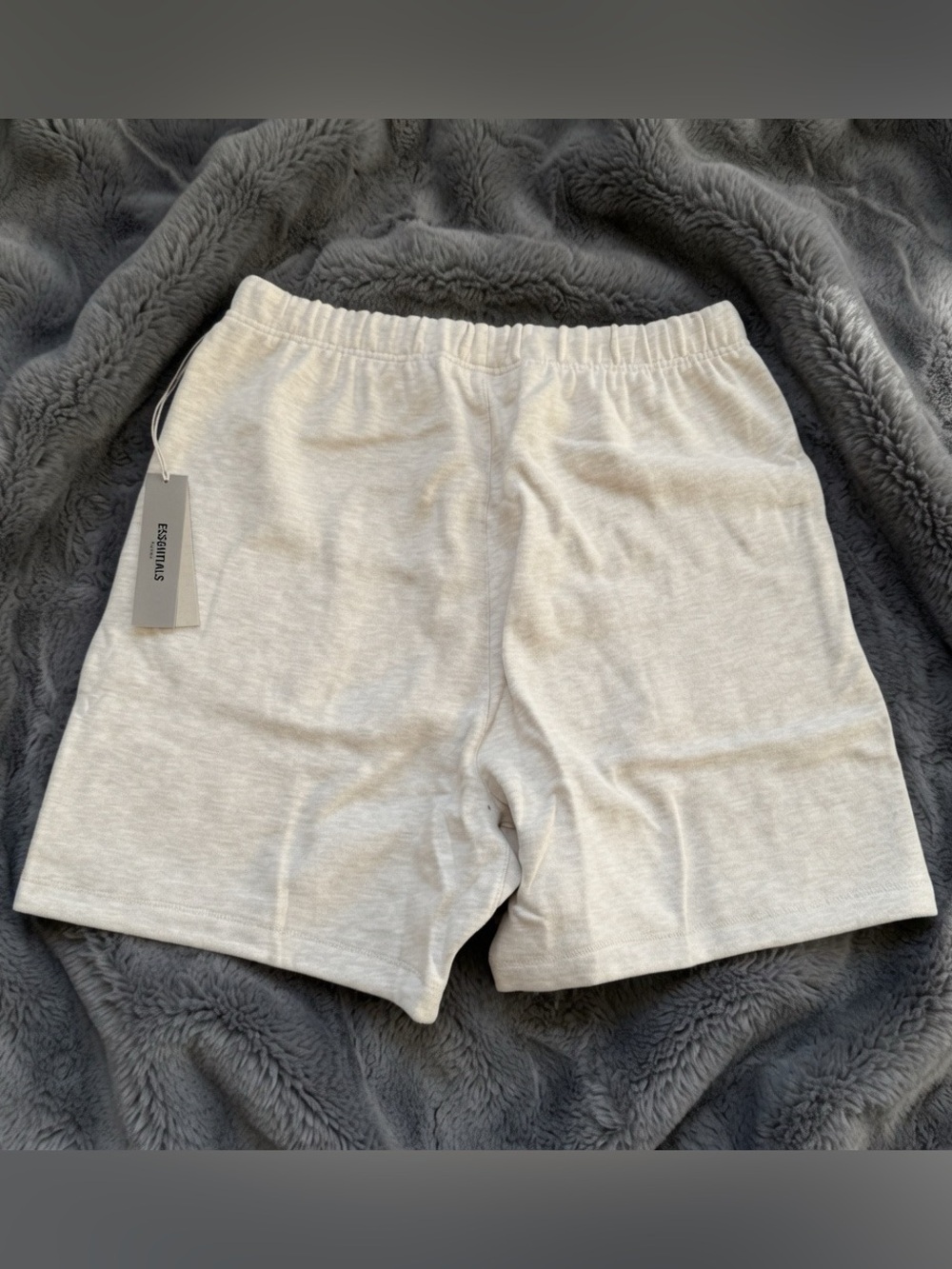 Essentials Fear of God Men’s Shorts Light Oatmeal - Picture 2 of 2